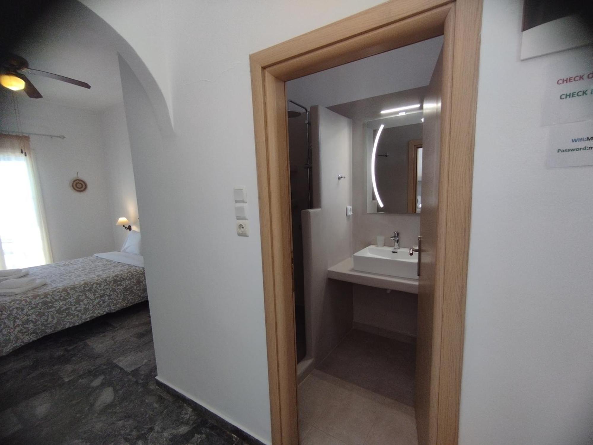 Marisini Sea View Aparthotel Batsi  Exterior foto