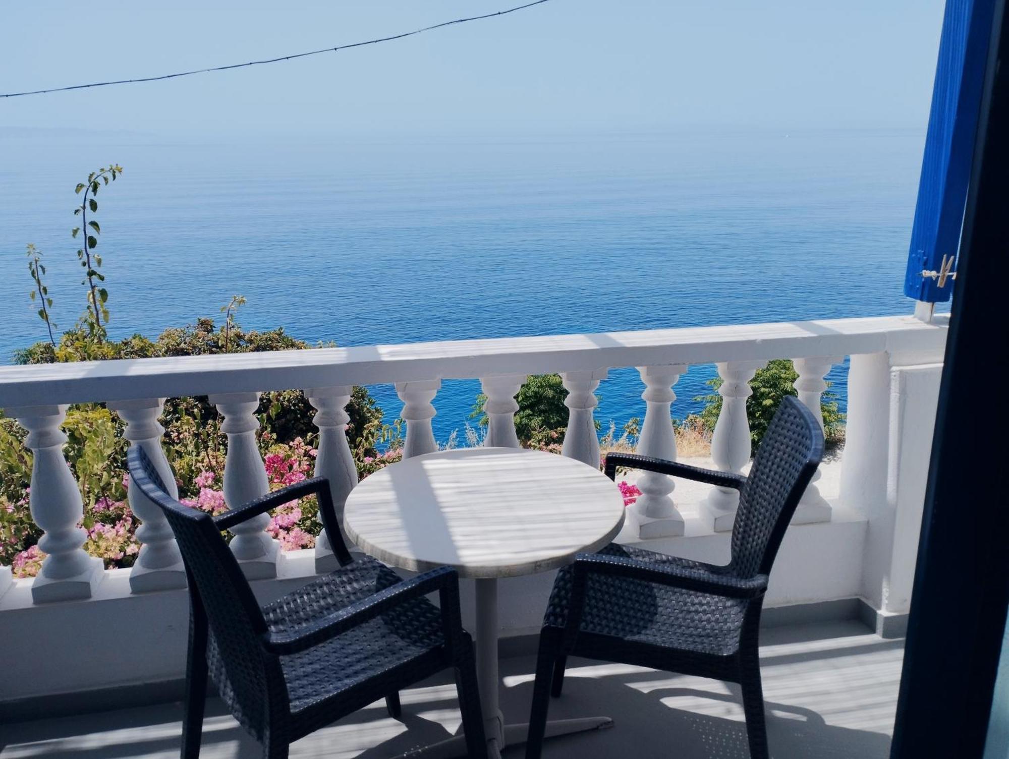 Marisini Sea View Aparthotel Batsi  Exterior foto