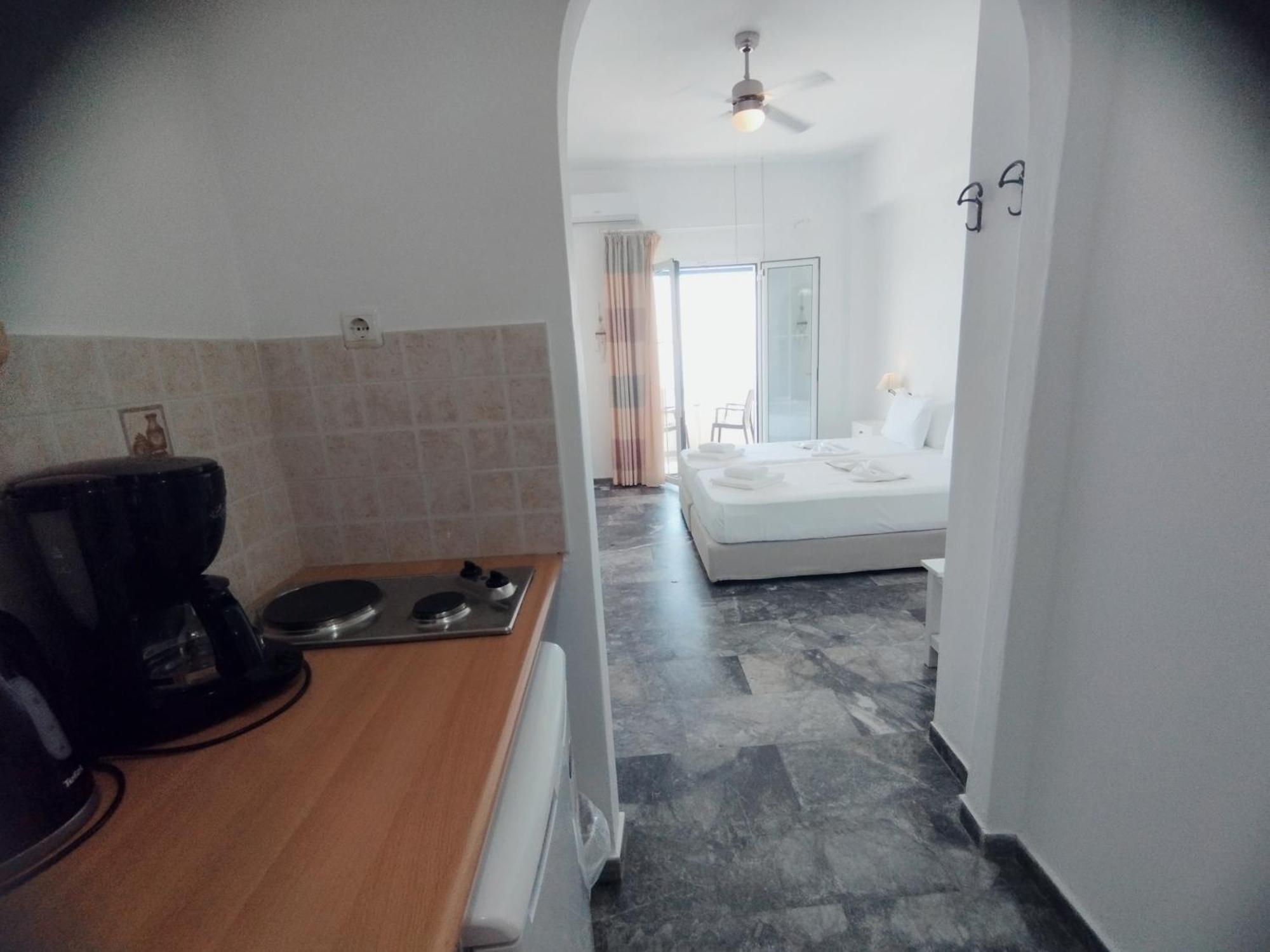 Marisini Sea View Aparthotel Batsi  Exterior foto